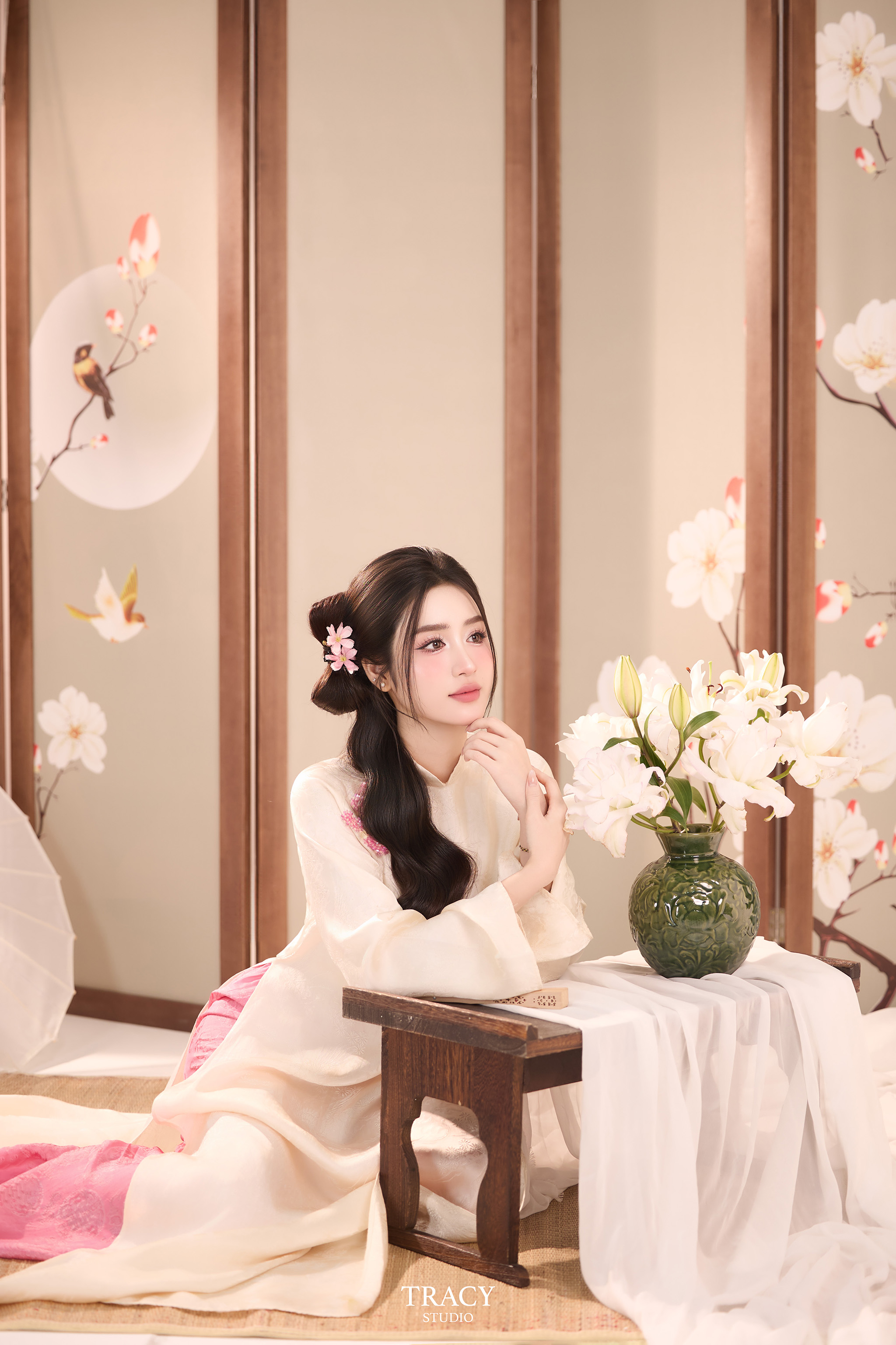 frontend/img/gallery/anh-tet-yem-ao-dai/tracy-studio-chup-concept-tet-thuong-tra (2).jpg